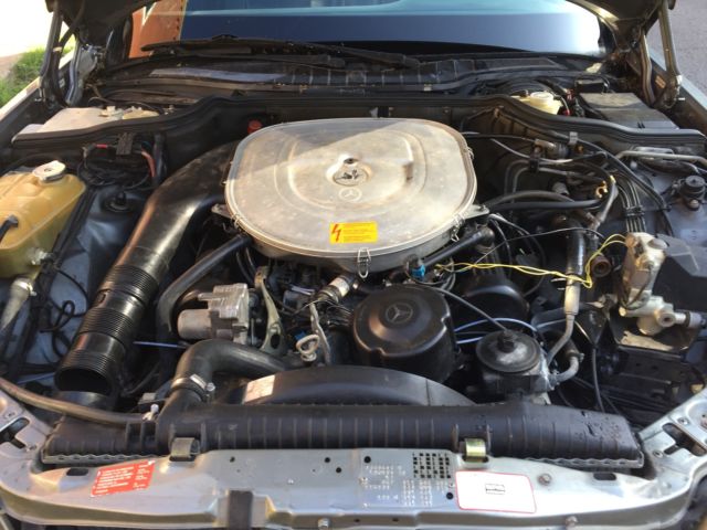 1989 Gray Mercedes-Benz 400-Series sedan