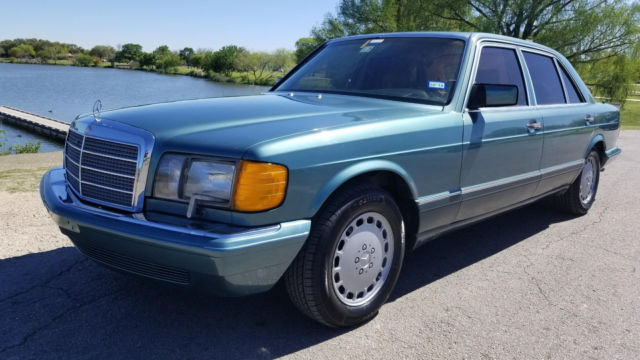 1989 Seafoam Poly Mercedes-Benz 400-Series Sedan