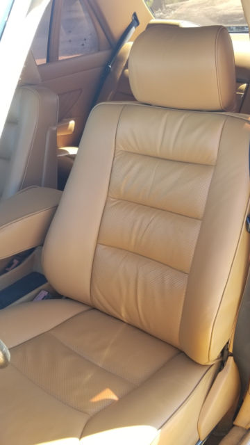 1989 Seafoam Poly Mercedes-Benz 400-Series Sedan