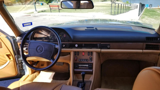 1989 Seafoam Poly Mercedes-Benz 400-Series Sedan