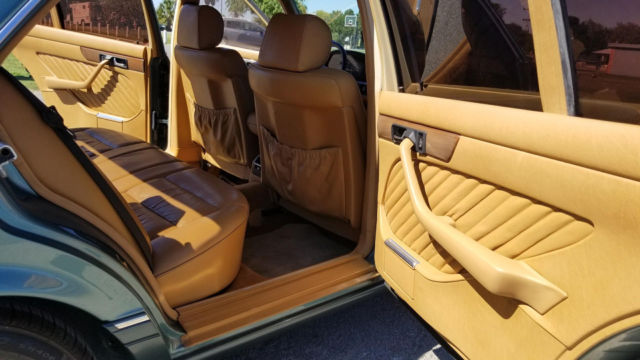 1989 Seafoam Poly Mercedes-Benz 400-Series Sedan