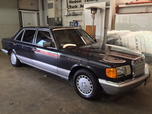 1989 Dark Gray Mercedes-Benz 500-Series Sedan