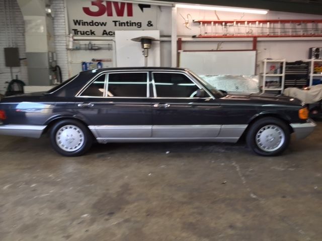 1989 Dark Gray Mercedes-Benz 500-Series Sedan