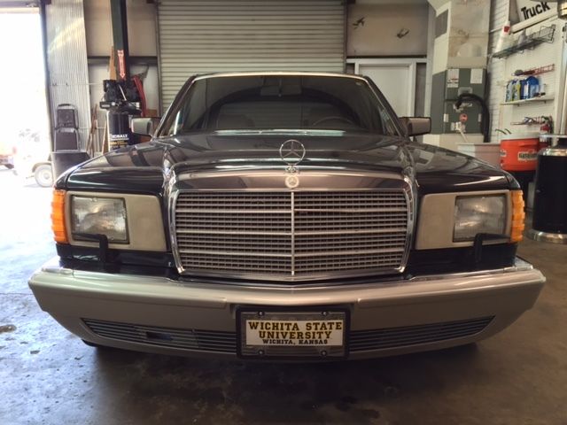 1989 Dark Gray Mercedes-Benz 500-Series Sedan