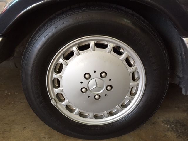 1989 Dark Gray Mercedes-Benz 500-Series Sedan