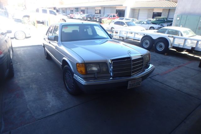 1989 Silver Mercedes-Benz S-Class Sedan