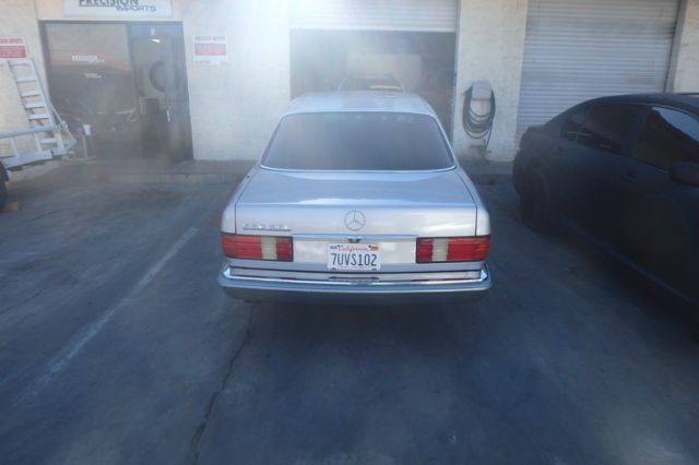 1989 Silver Mercedes-Benz S-Class Sedan