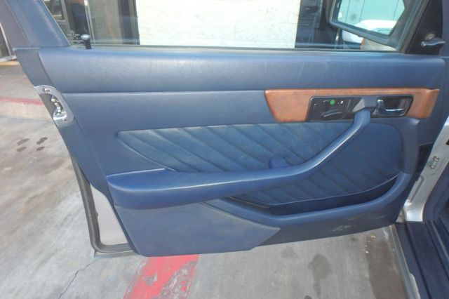 1989 Silver Mercedes-Benz S-Class Sedan