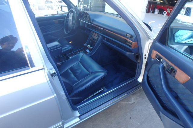 1989 Silver Mercedes-Benz S-Class Sedan