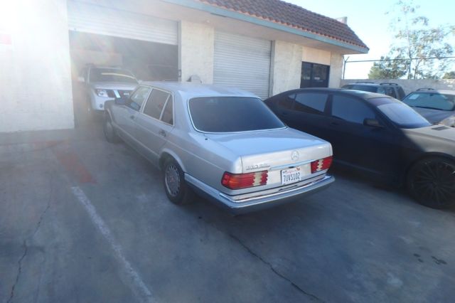 1989 Silver Mercedes-Benz S-Class Sedan