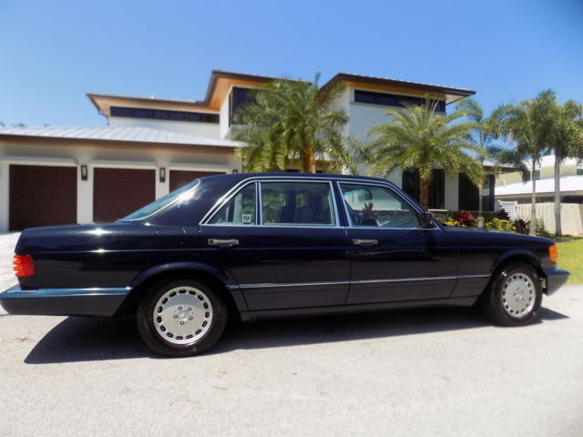 1989 Midnight Blue Mercedes-Benz 500-Series Sedan