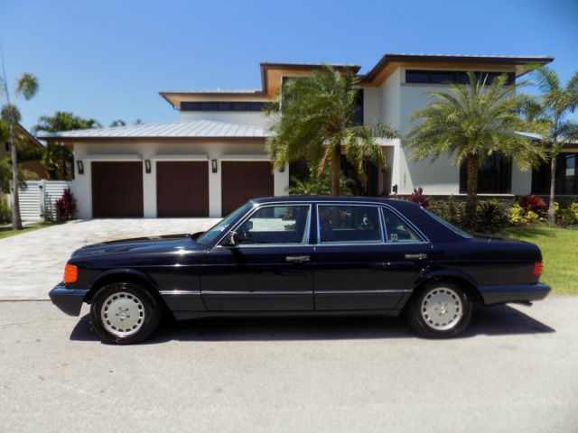 1989 Midnight Blue Mercedes-Benz 500-Series Sedan