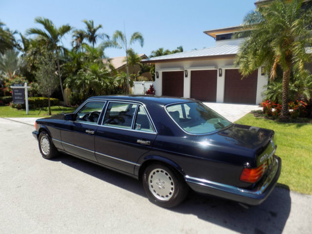 1989 Midnight Blue Mercedes-Benz 500-Series Sedan
