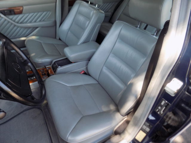 1989 Midnight Blue Mercedes-Benz 500-Series Sedan