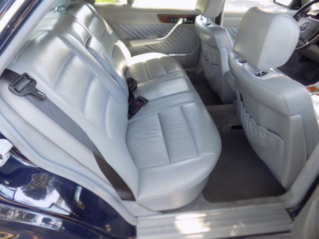 1989 Midnight Blue Mercedes-Benz 500-Series Sedan