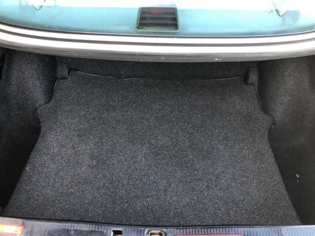 1989 Silver Mercedes-Benz 500-Series Sedan