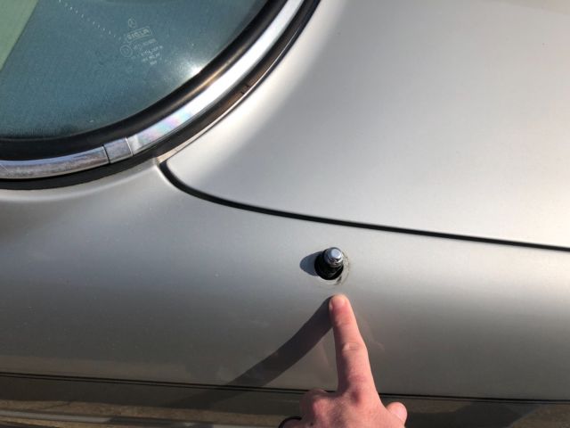 1989 Silver Mercedes-Benz 500-Series Sedan