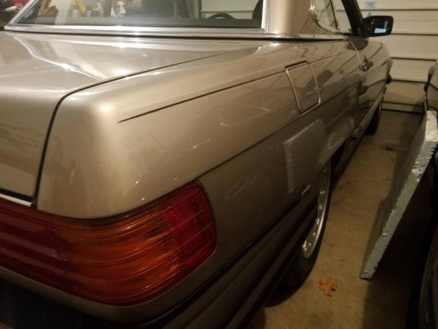 1989 Silver Mercedes-Benz SL-Class Convertible