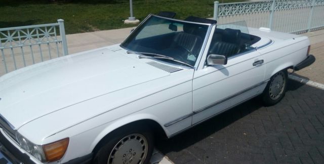 1989 White Mercedes-Benz SL-Class Convertible