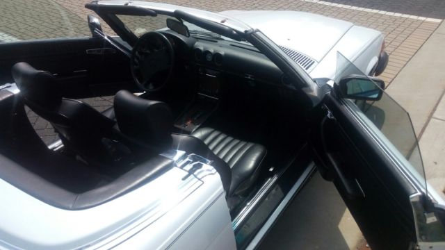 1989 White Mercedes-Benz SL-Class Convertible