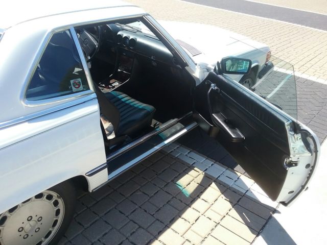 1989 White Mercedes-Benz SL-Class Convertible