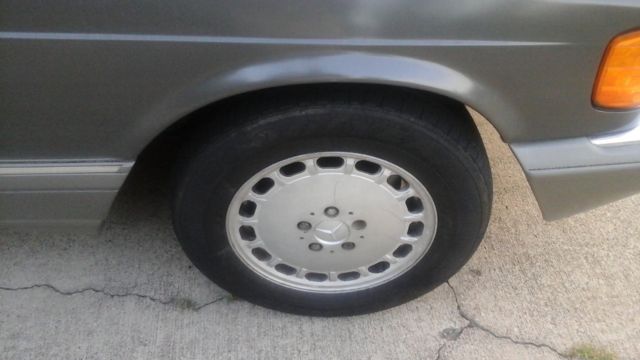 1989 Green Mercedes-Benz 500-Series Convertible