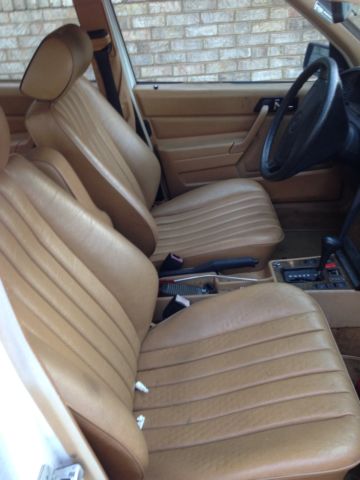 19890000 White Mercedes-Benz 190-Series Sedan