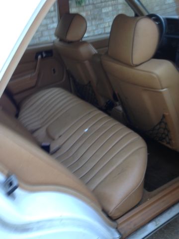 19890000 White Mercedes-Benz 190-Series Sedan