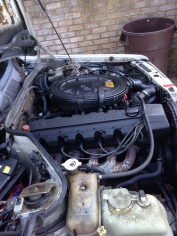 19890000 White Mercedes-Benz 190-Series Sedan