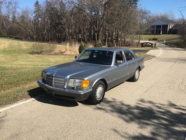 1989 Gray Mercedes-Benz 300-Series