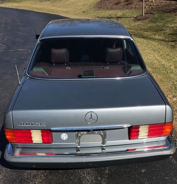 1989 Gray Mercedes-Benz 300-Series