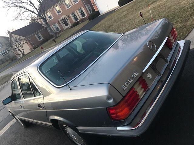 1989 Gray Mercedes-Benz 300-Series