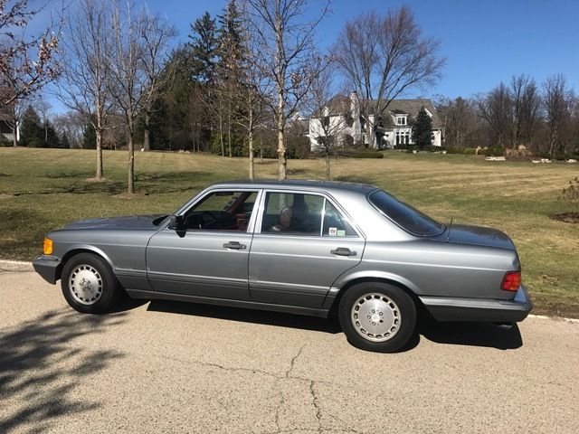 1989 Gray Mercedes-Benz 300-Series