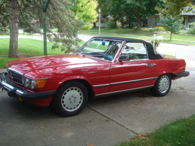 1989 Red Mercedes-Benz SL-Class Convertible