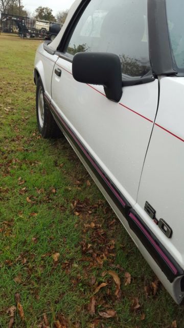 1989 White Ford Mustang Convertible
