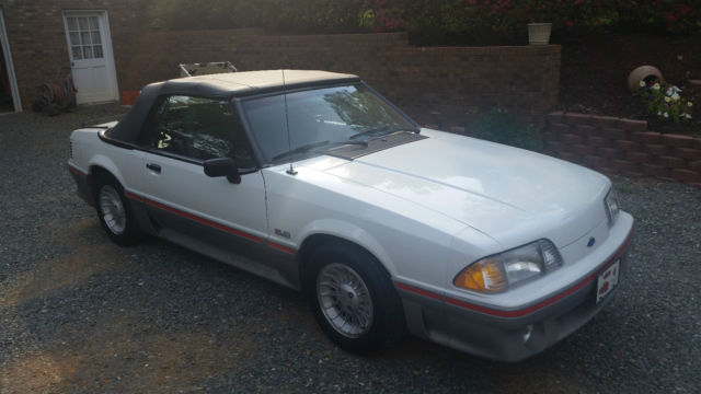 1989 white with black convertible top Ford Mustang Convertible