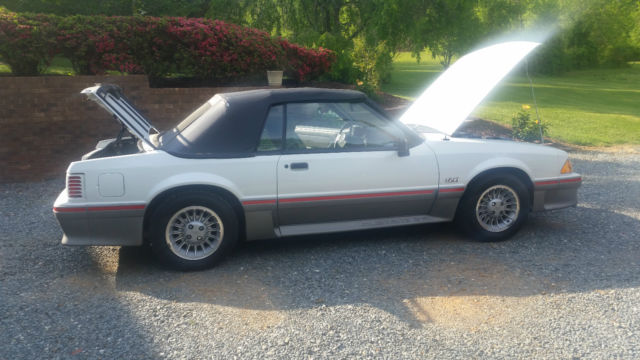 1989 white with black convertible top Ford Mustang Convertible