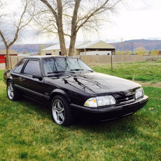 1989 White Ford Mustang Coupe