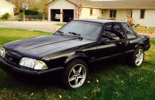 1989 White Ford Mustang Coupe