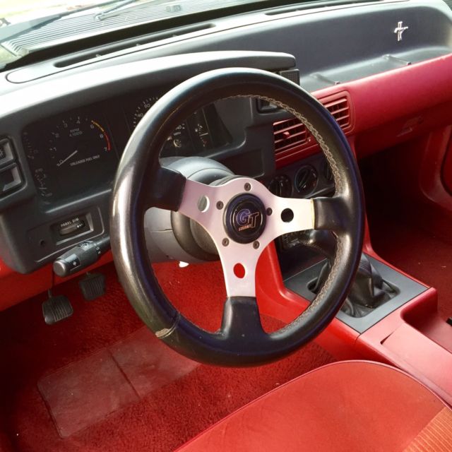 1989 White Ford Mustang Coupe