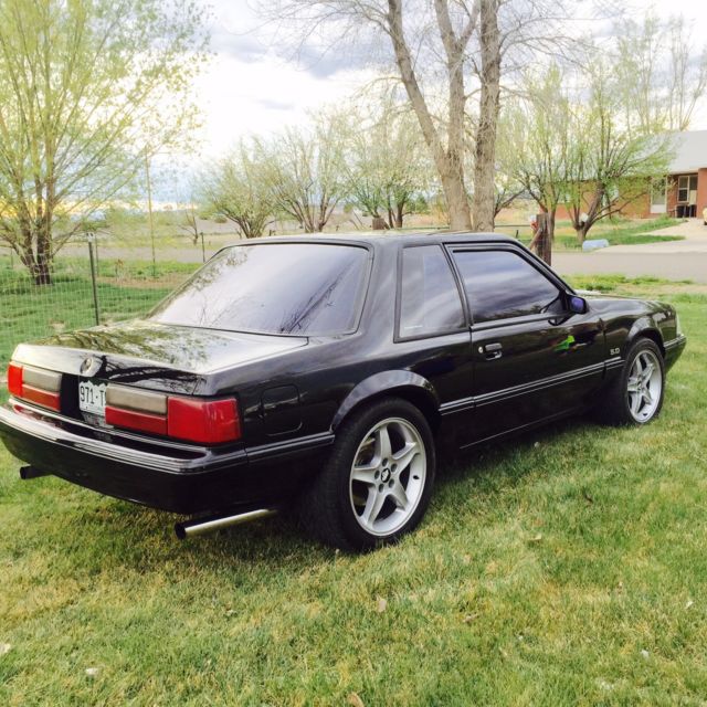 1989 White Ford Mustang Coupe