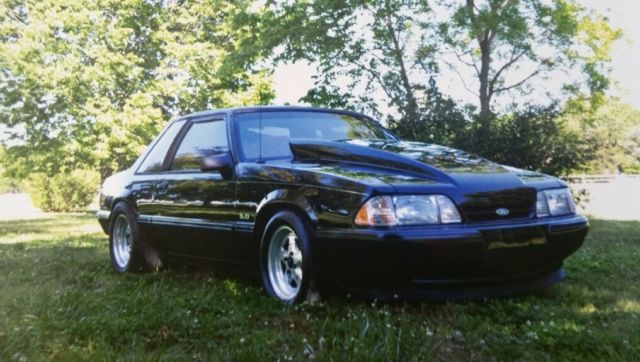 1989 Black Ford Mustang Coupe