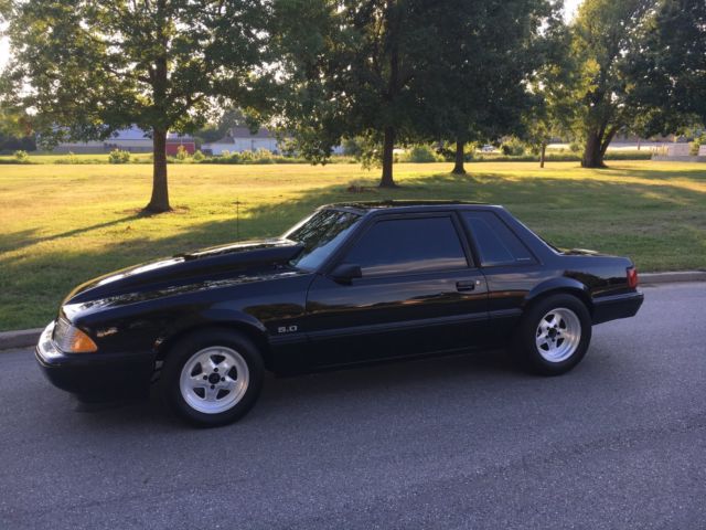 1989 Black Ford Mustang Coupe