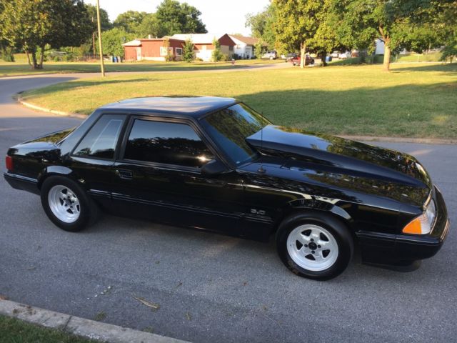 1989 Black Ford Mustang Coupe