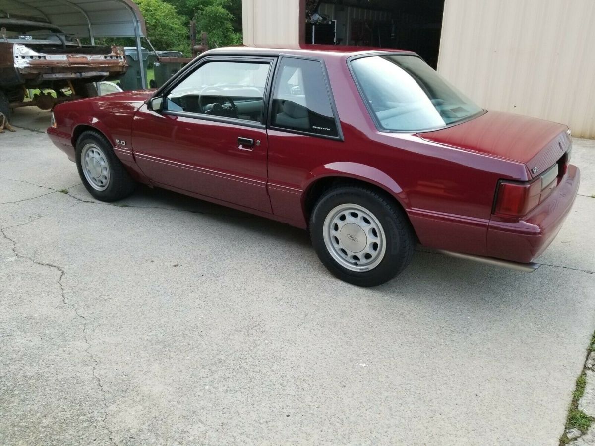 1989 Red Ford Mustang Coupe