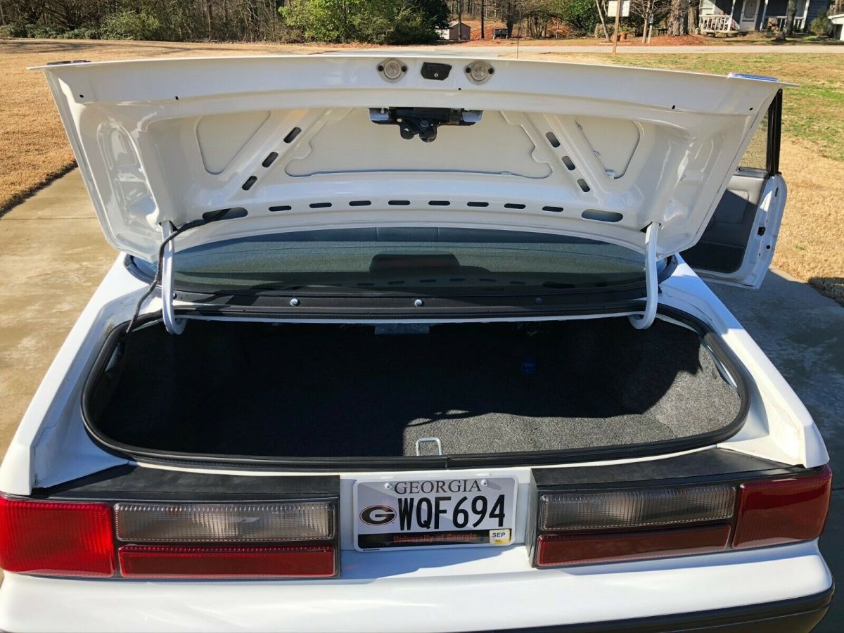 1989 White Ford Mustang Coupe