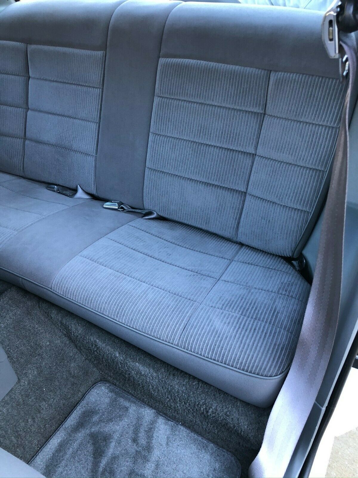 1989 White Ford Mustang Coupe