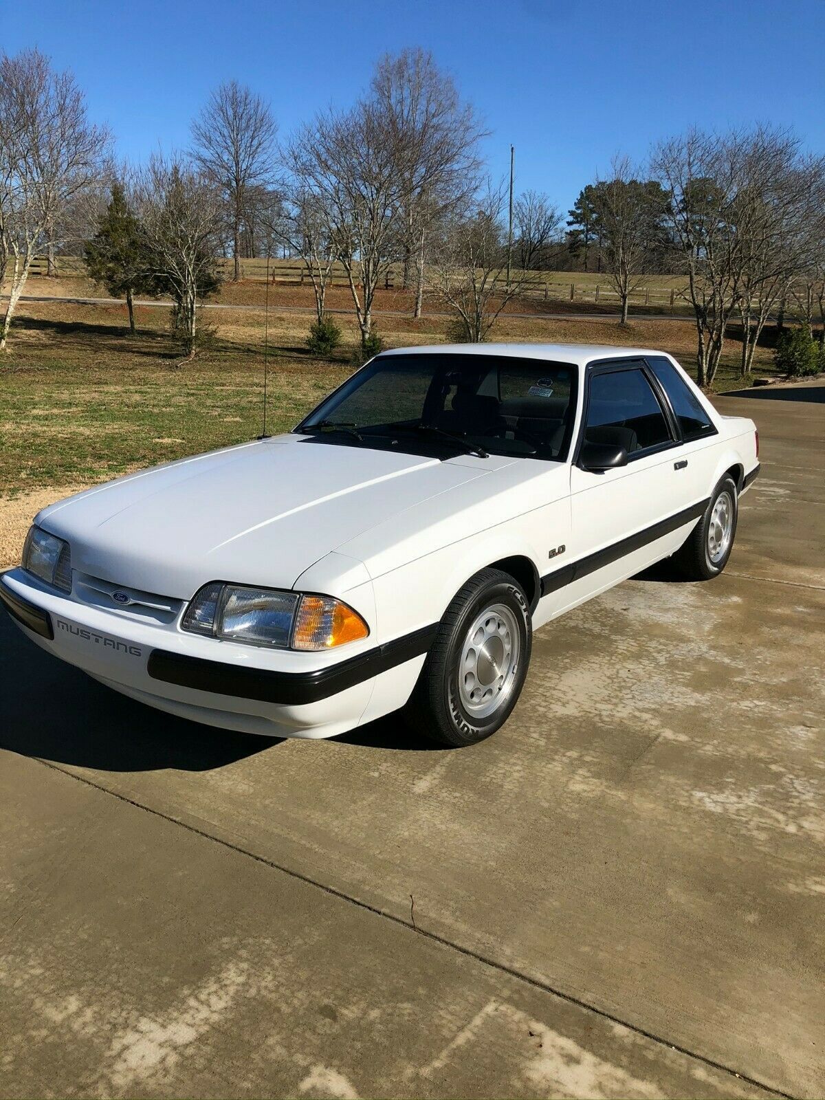 1989 White Ford Mustang Coupe