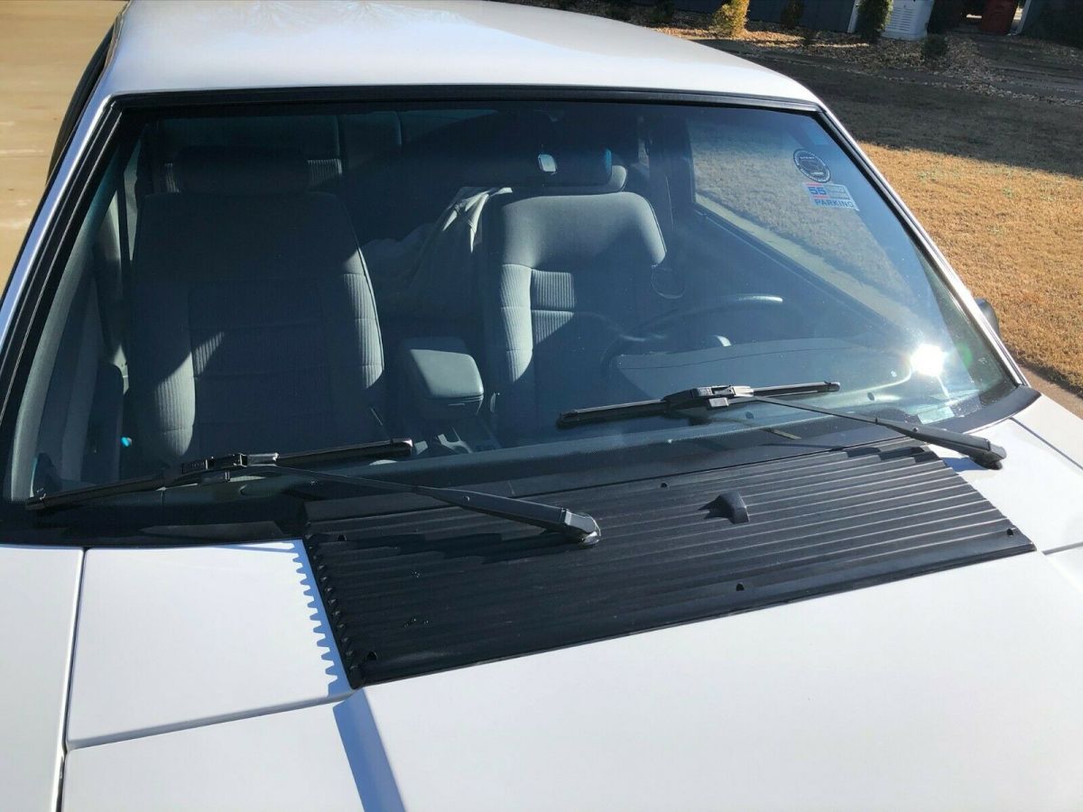 1989 White Ford Mustang Coupe