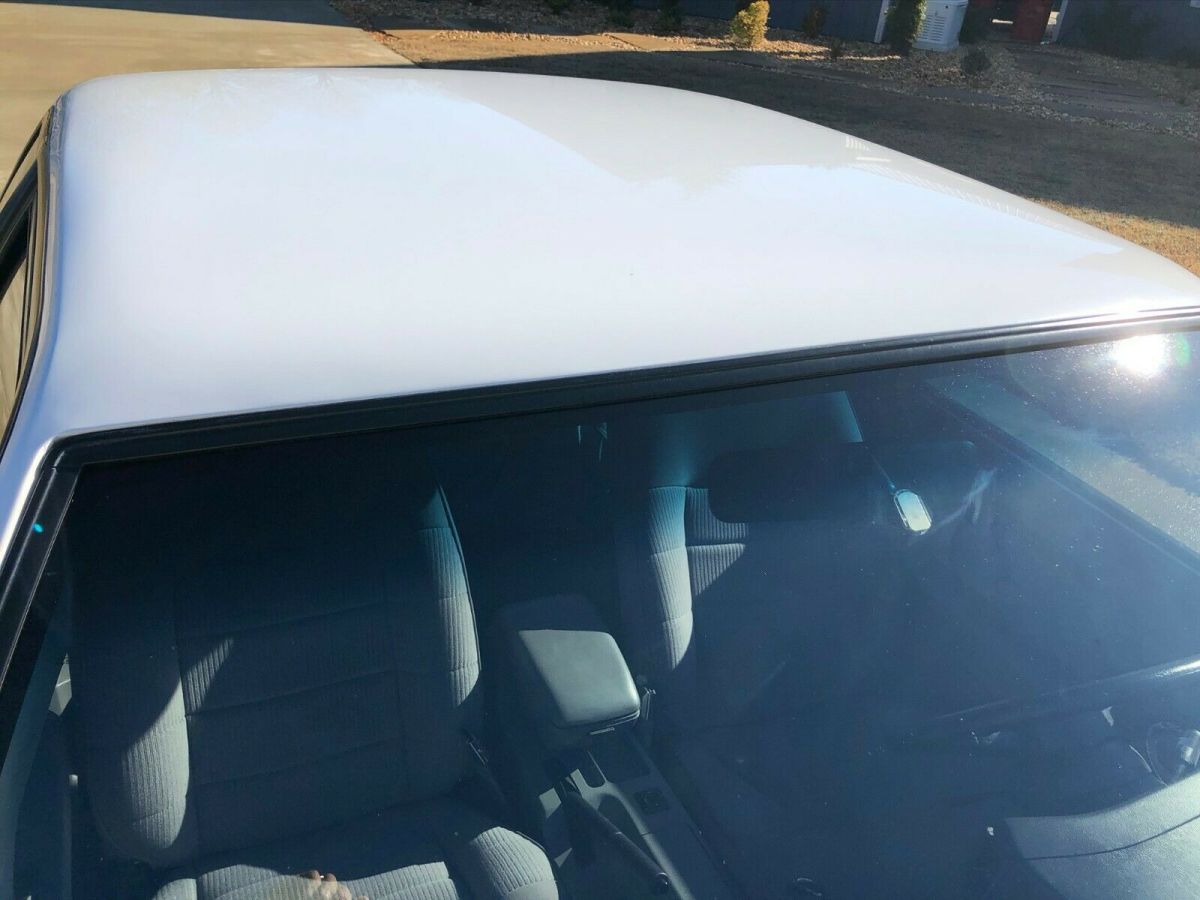 1989 White Ford Mustang Coupe